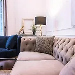 La Plaza Luxury Apartment