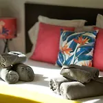 Unique And Stylish Apt In The Heart By Santiago Withac