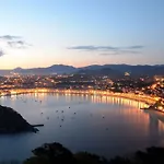 Bella Vista Luxury Apartment. Bay Views. Parking