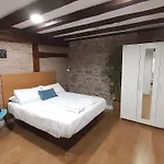 Luxury In Old Town Near Beach - By Www,Sansebastianapartments,Es