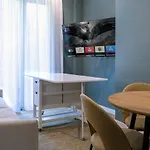 Big 4 Rooms In A Centric Home Parking Included