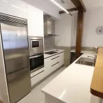 Prime Location Modern Stay