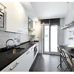 White Cozy Flat In Donostia