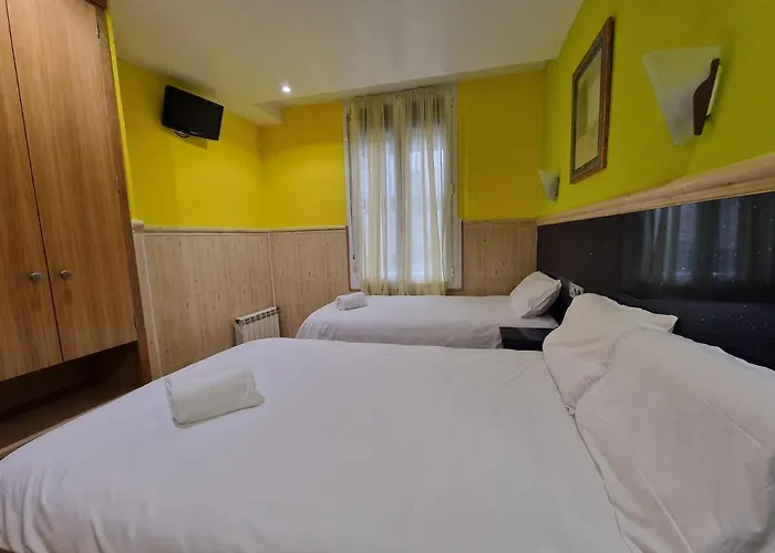Pension Izar Bat Guesthouse