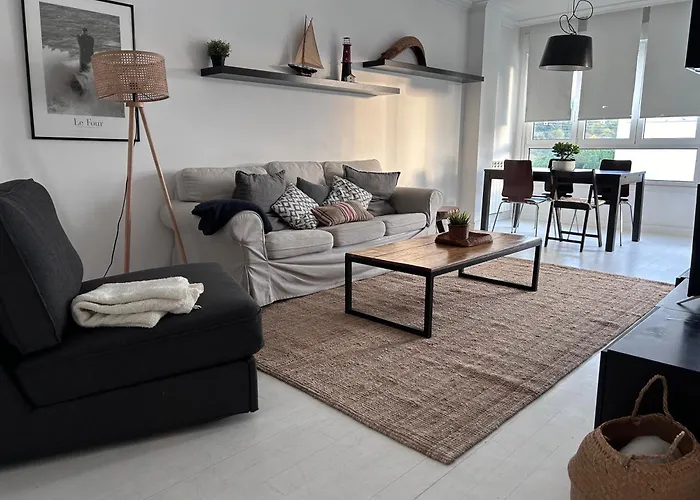 White Cozy Flat In Donostia
