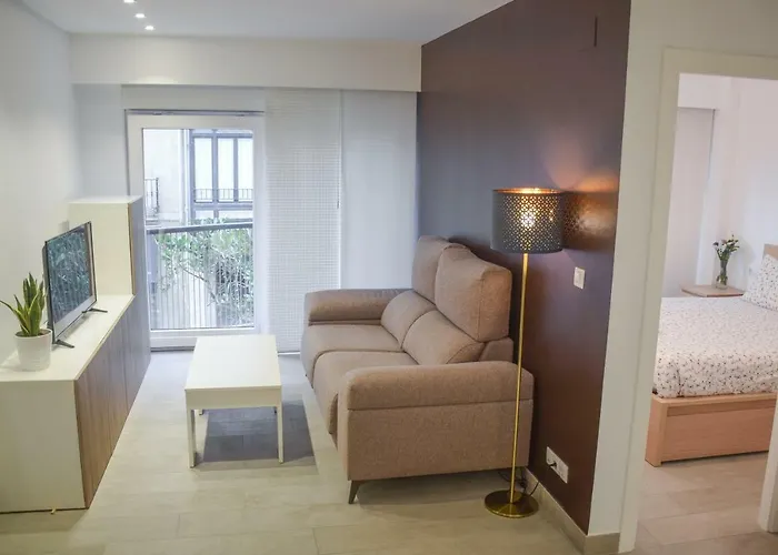 Modern & Spacious Apartment Near La Concha Bay