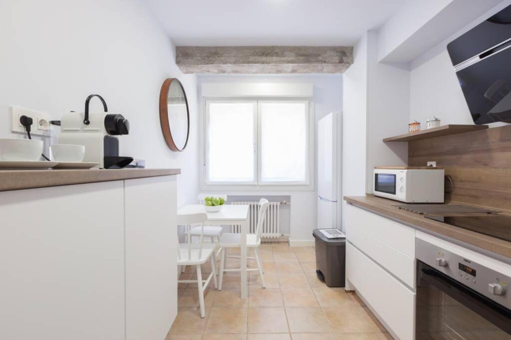 New Gorgeous - Beachfront - 3 Bd Apartment *