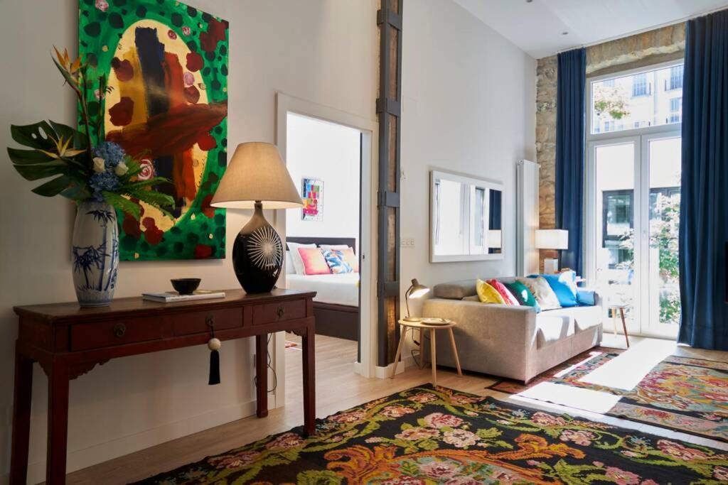 Unique And Stylish Apt In The Heart By Santiago Withac