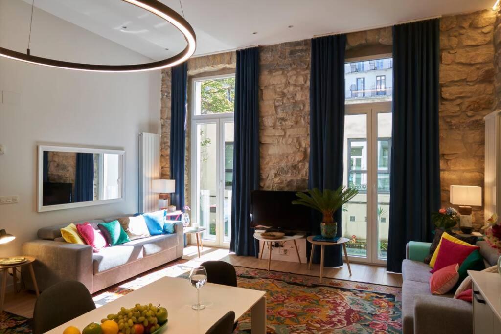 Unique And Stylish Apt In The Heart By Santiago Withac Saint-Sébastien