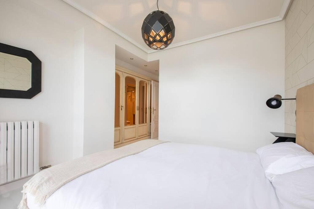 Bella Vista Luxury Apartment. Bay Views. Parking San Sebastian