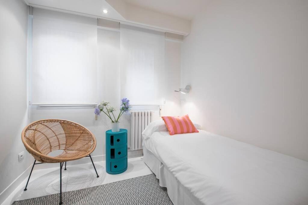 Bella Vista Luxury Apartment. Bay Views. Parking *