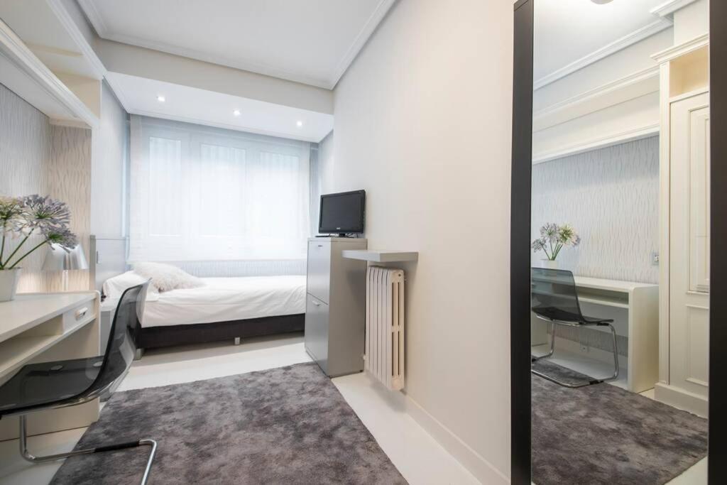 Bella Vista Luxury Apartment. Bay Views. Parking Apartment San Sebastian