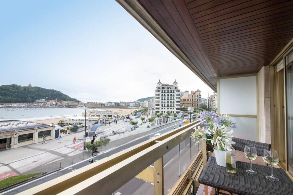 Bella Vista Luxury Apartment. Bay Views. Parking