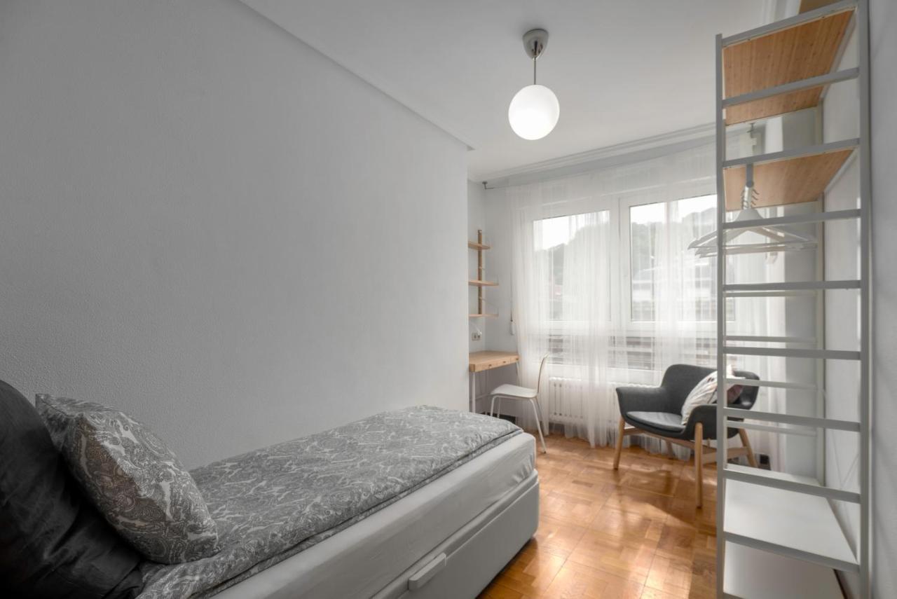 Apartamento Muy Comodo Con Parking *
