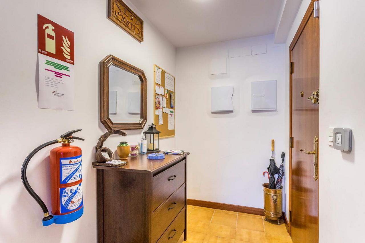 Paseo Antzieta 31. 1e Apartment *