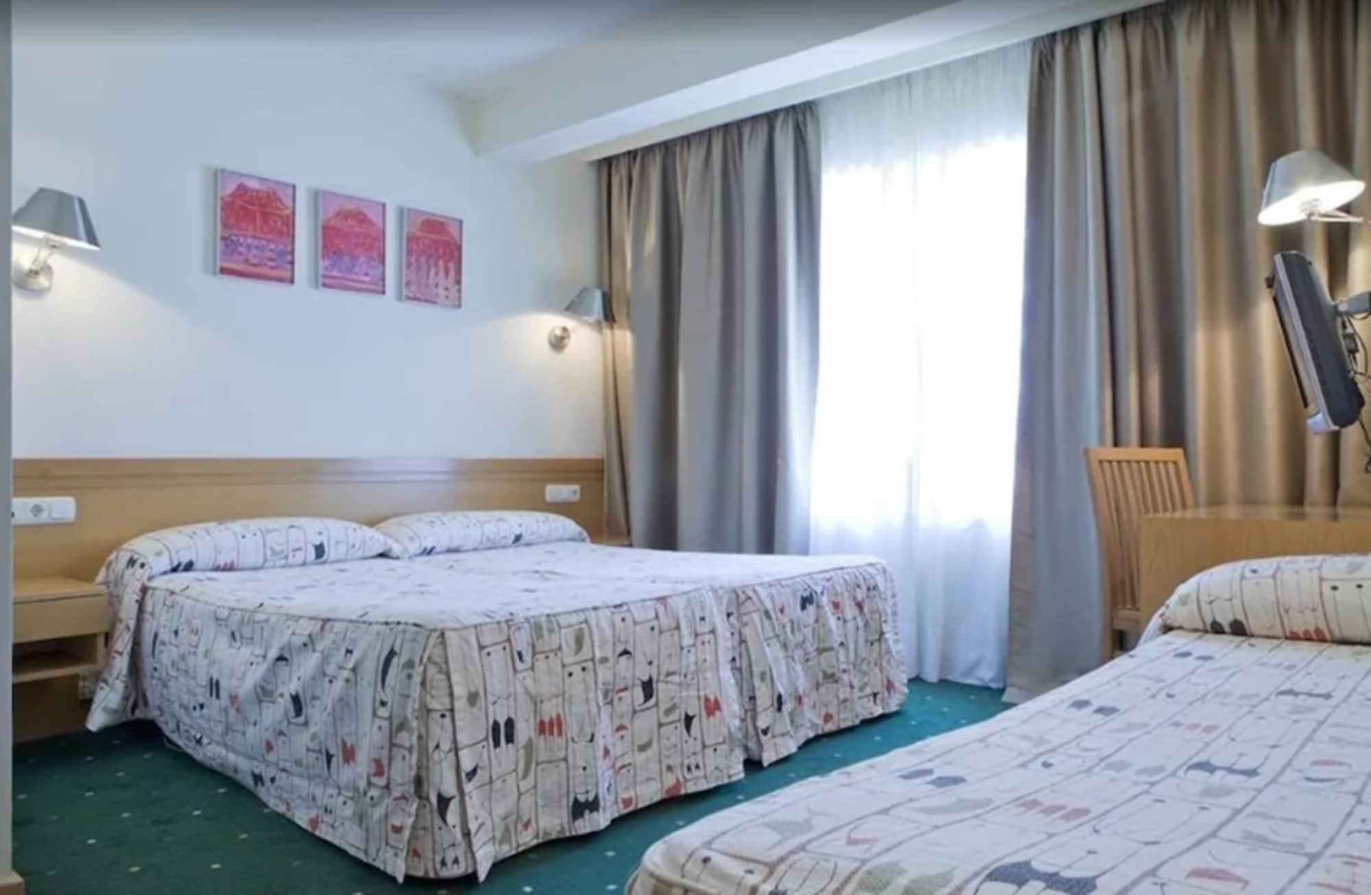 Hotel Zaragoza Plaza *