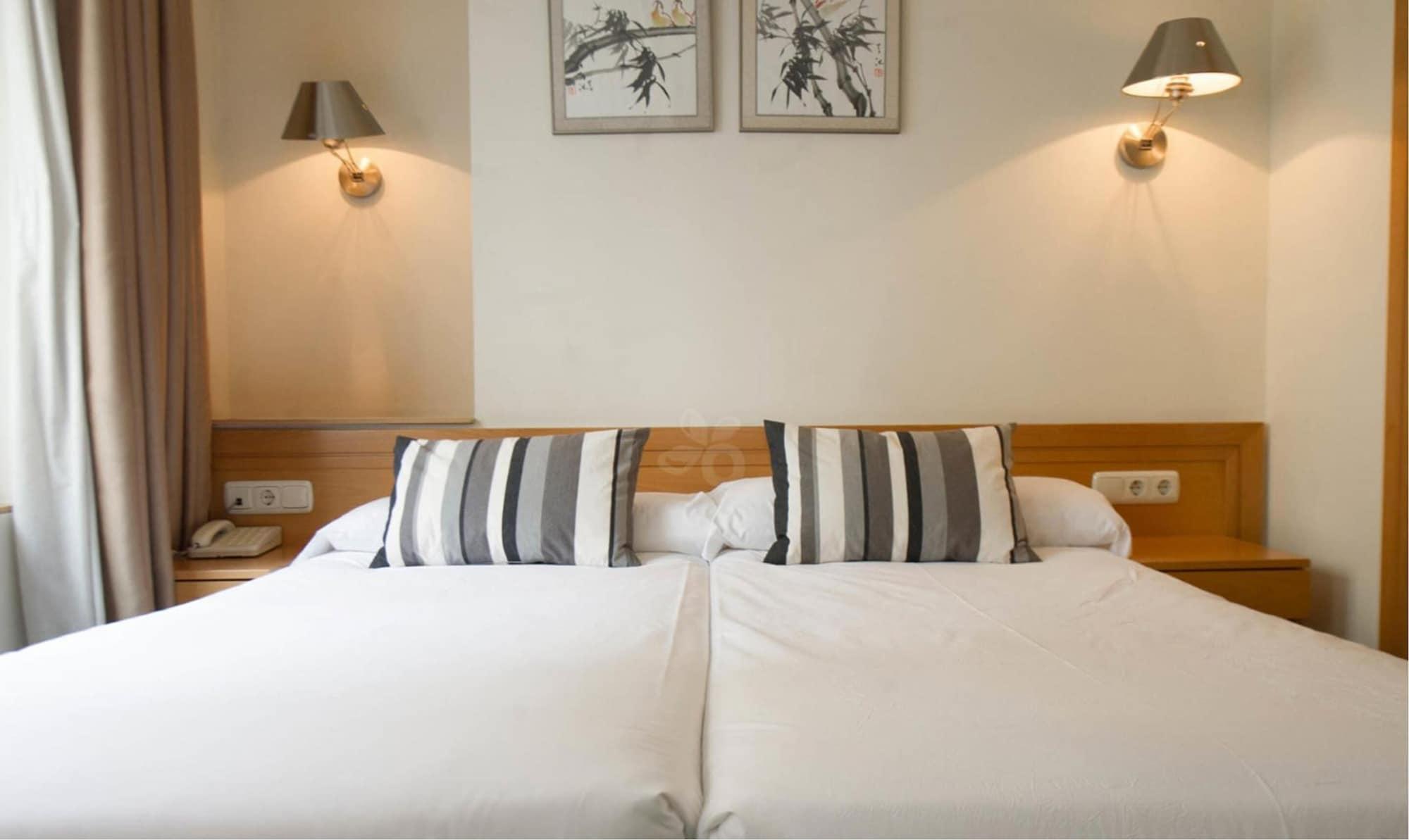 Hotel Zaragoza Plaza *