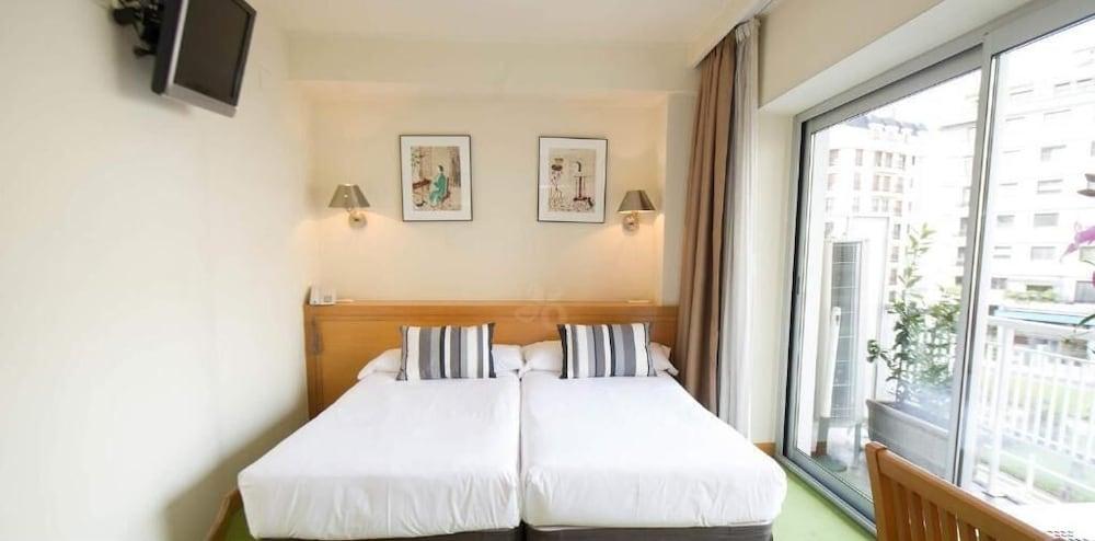 Zaragoza Plaza Hotel *