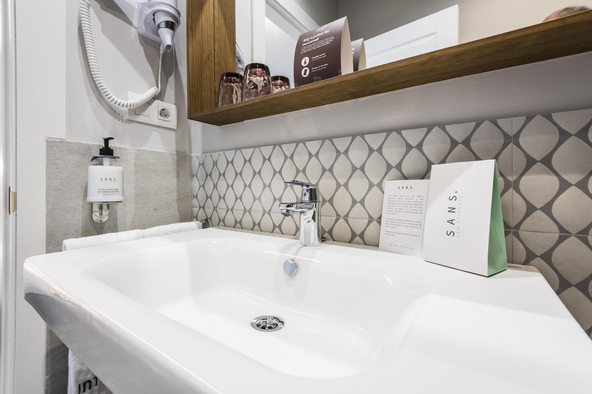 Hotel Intelier Victoria 2*