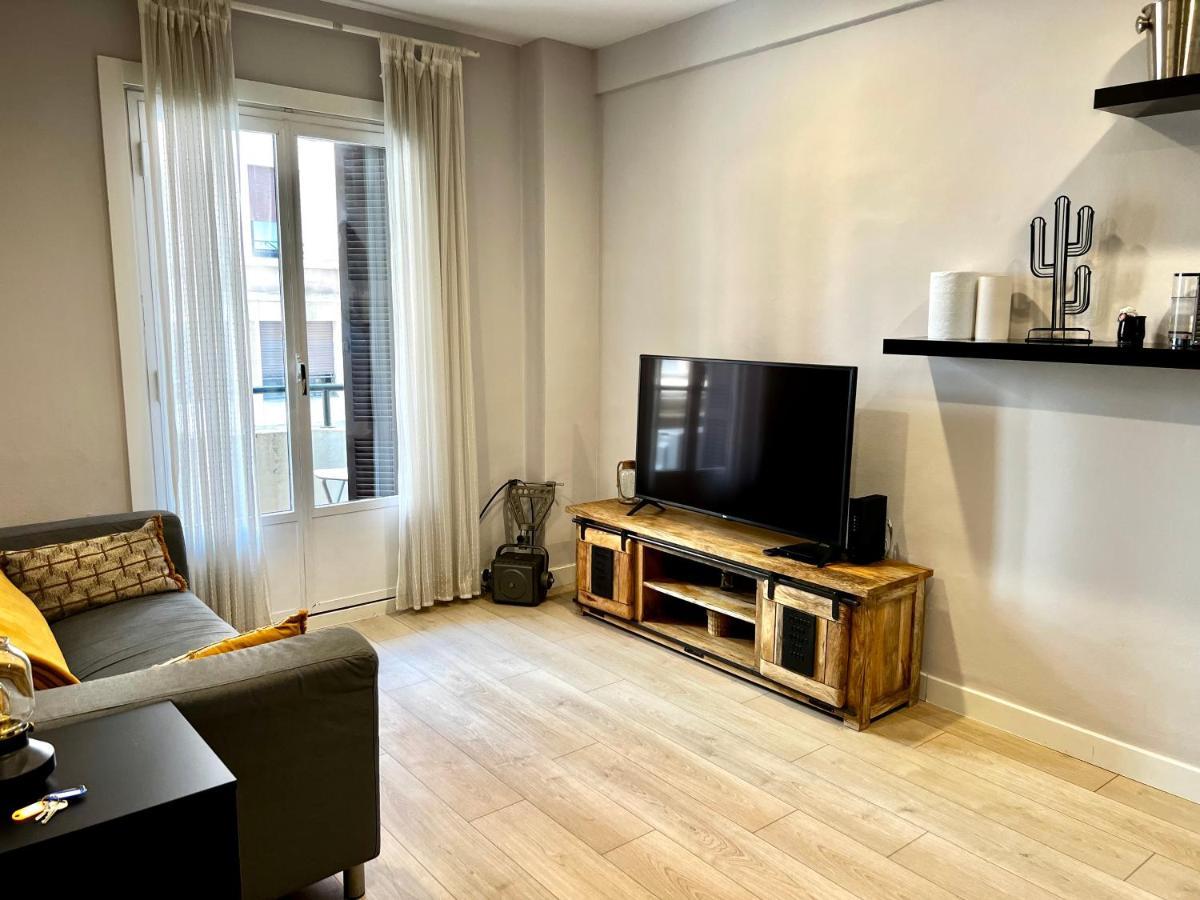Cabernet Sauvignon Apartment. Surf Apartment San Sebastian