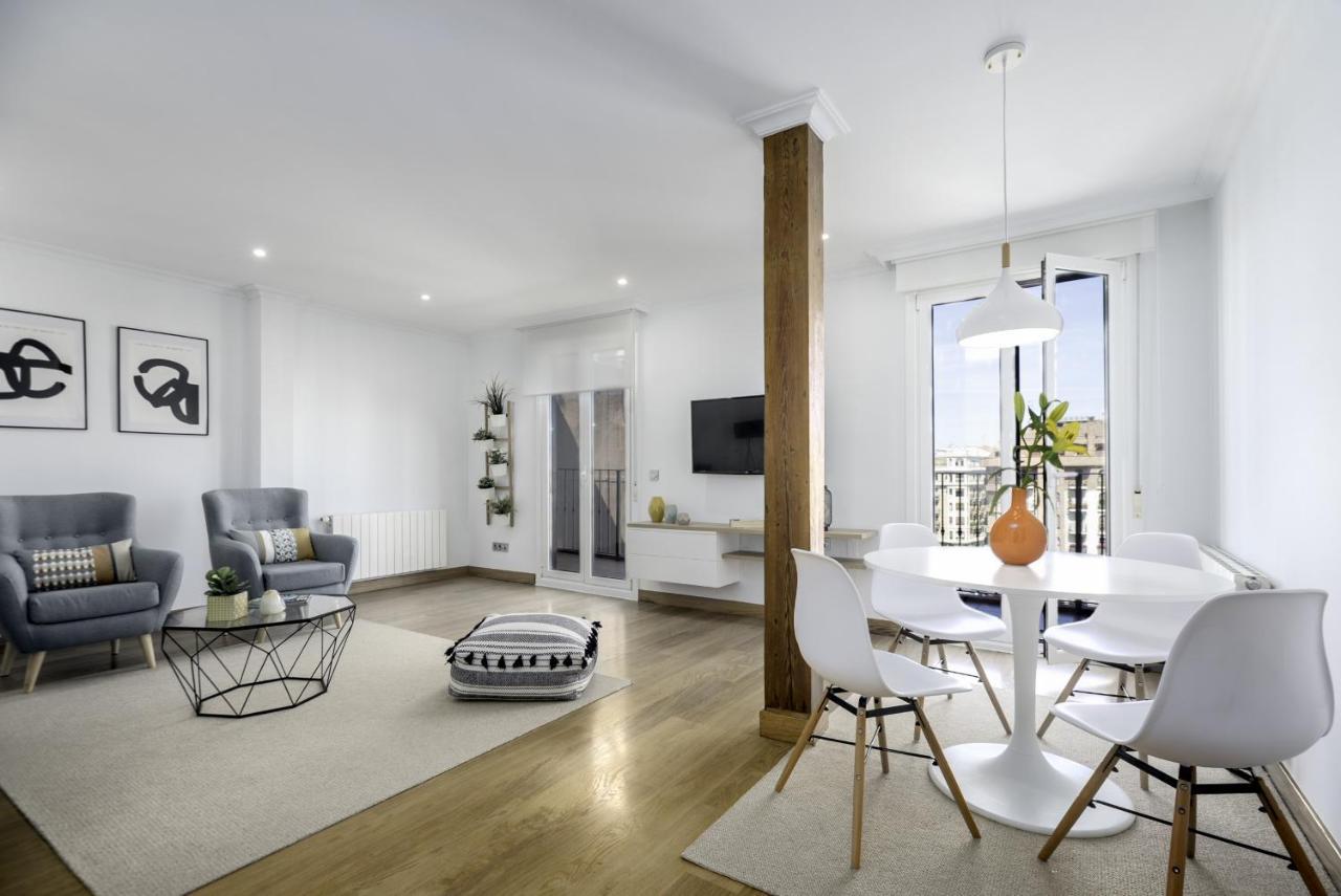 Always Easy I Atico Plaza Apartment *