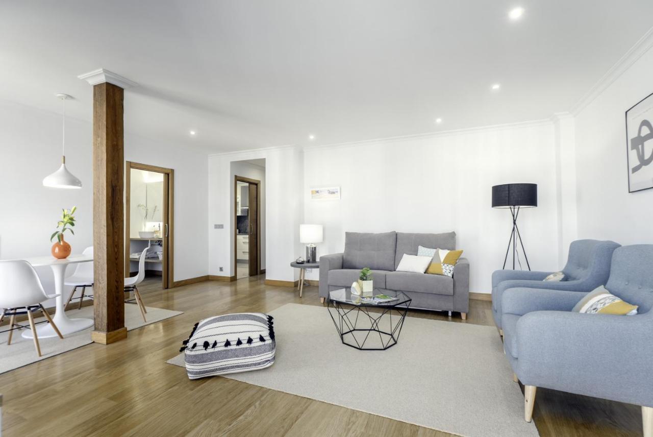 Always Easy I Atico Plaza Apartment *