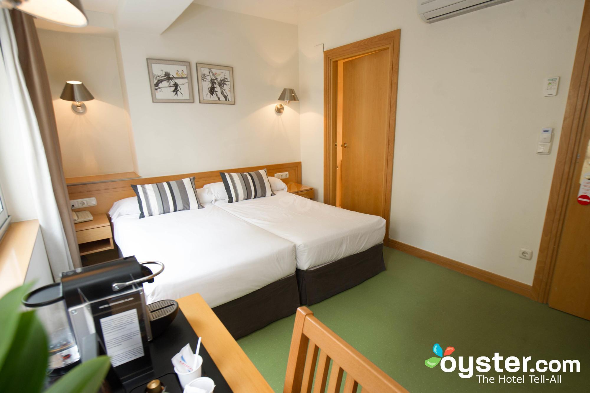 Hotel Zaragoza Plaza *