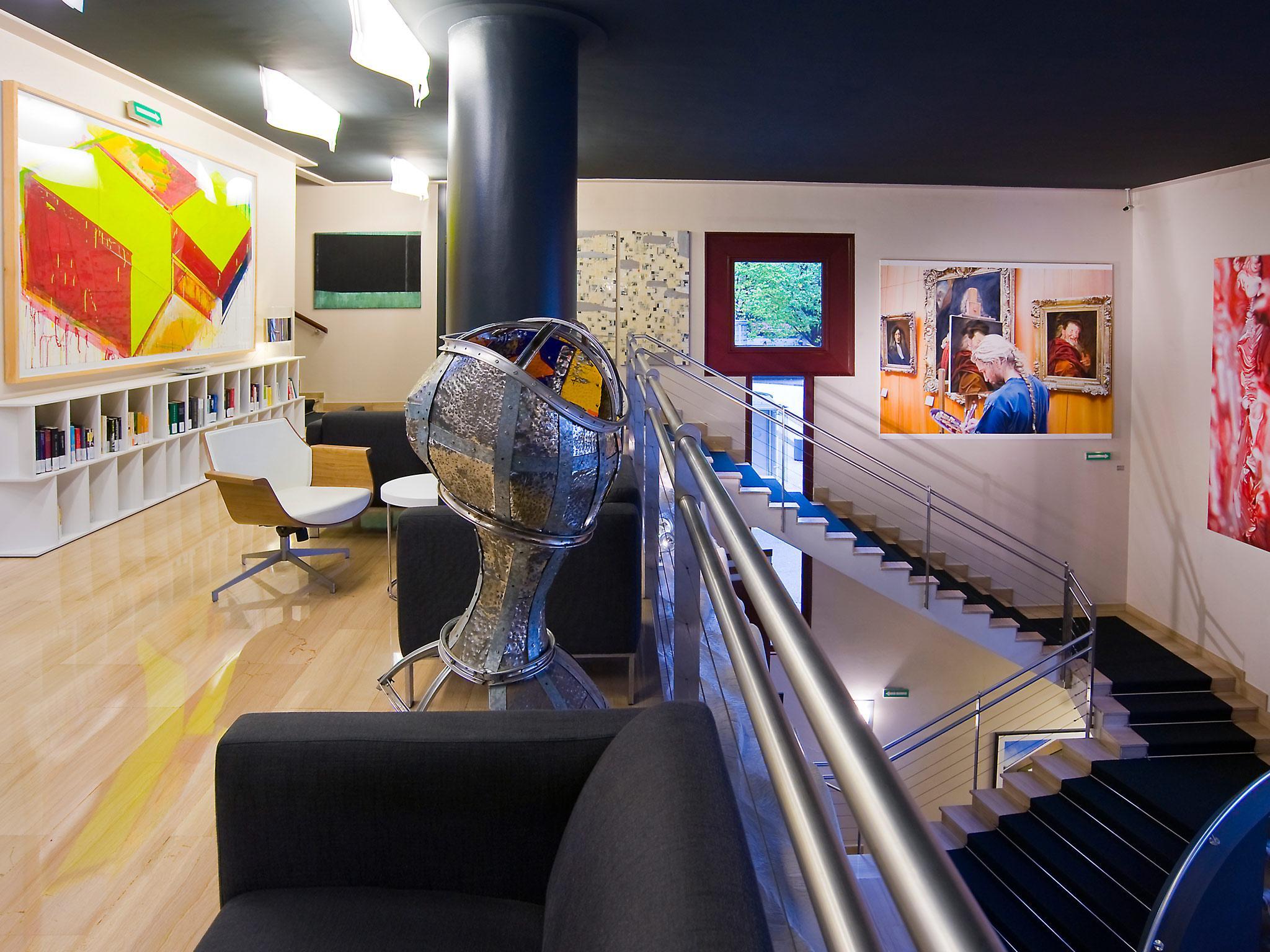 Hotel Silken Amara Plaza 4*