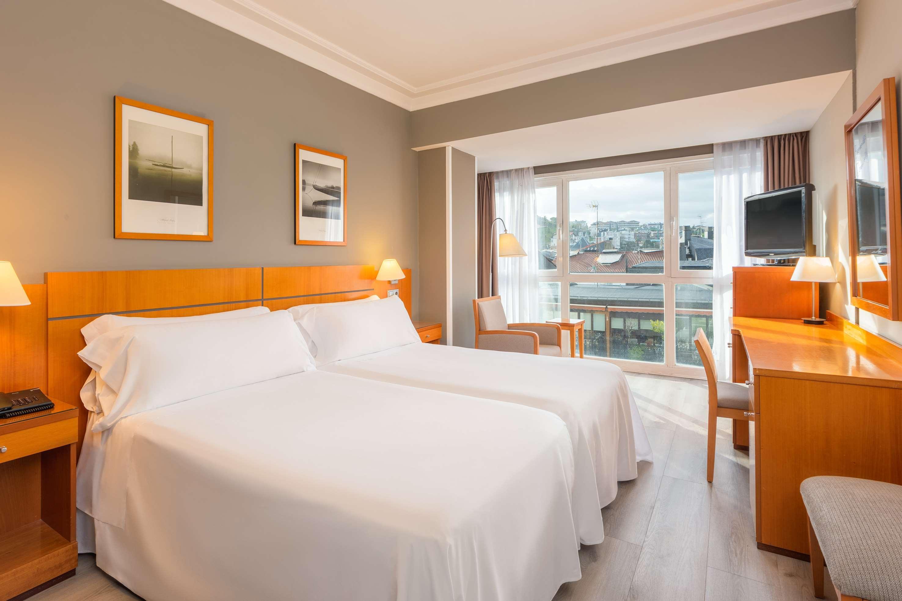 Hotel Orly, Affiliated By Melia Saint-Sébastien