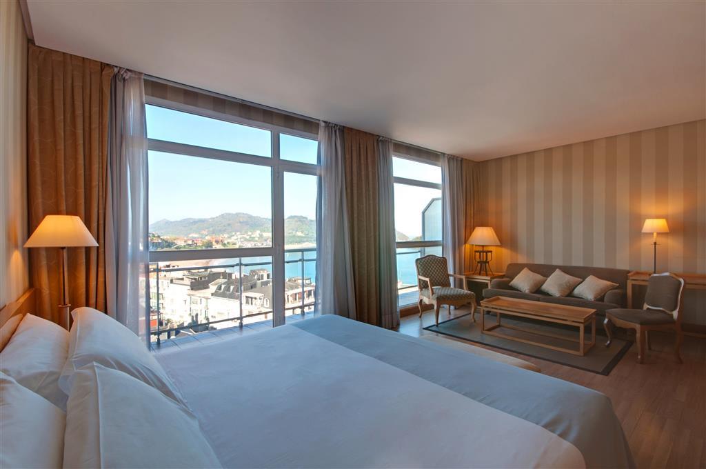 Orly, Affiliated By Melia 4* Saint-Sébastien
