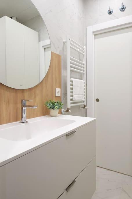 Nuevo En El Centro De Donosti Apartment