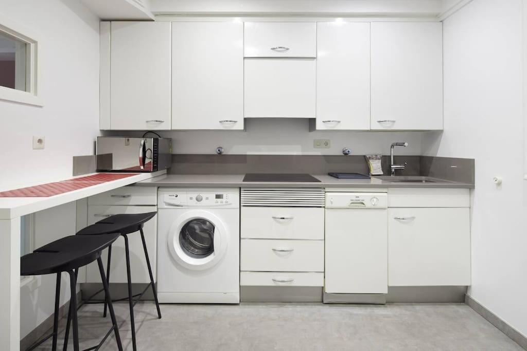 Apartment Reformado Junto A La Playa De La Concha En Donostia-san Sebastian - Marina 4 *