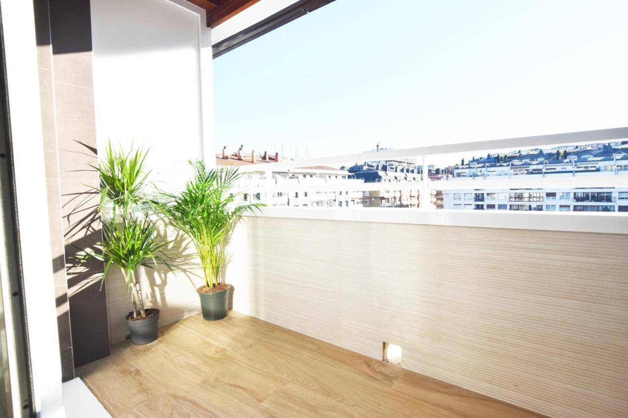 Paradise Luxurious Flat, Free Parking, 3 Double Rooms, Terrace, Jacuzzi, Fully Renovated Apartment San Sebastián