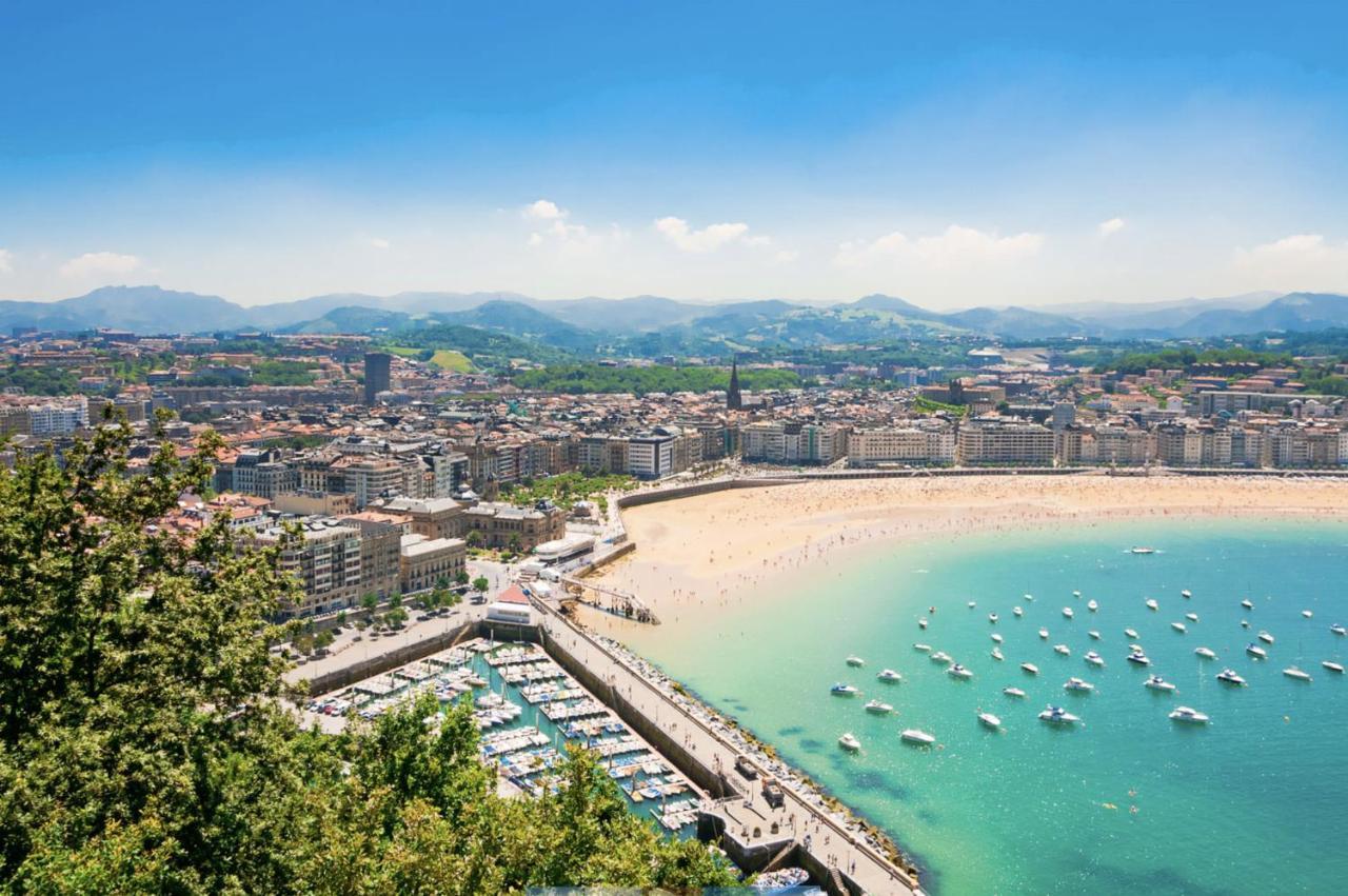 Paradise Luxurious Flat, Free Parking, 3 Double Rooms, Terrace, Jacuzzi, Fully Renovated * San Sebastián