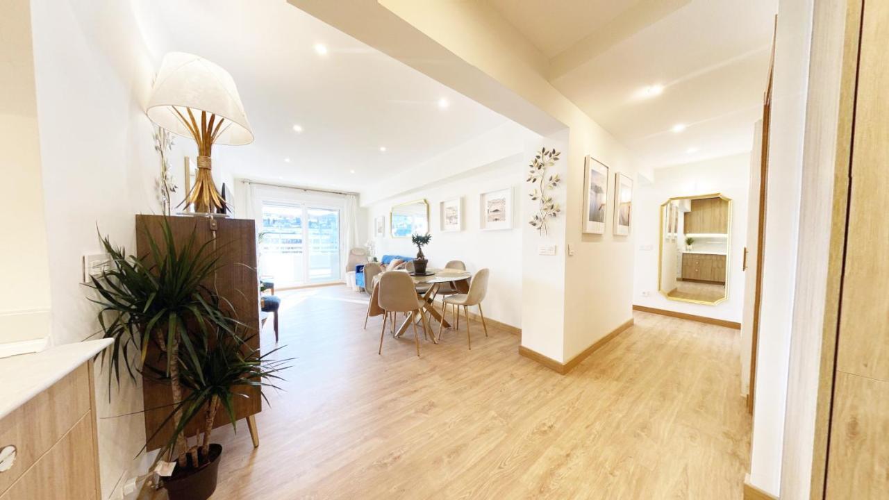 Apartment Paradise Luxurious Flat, Free Parking, 3 Double Rooms, Terrace, Jacuzzi, Fully Renovated San Sebastián