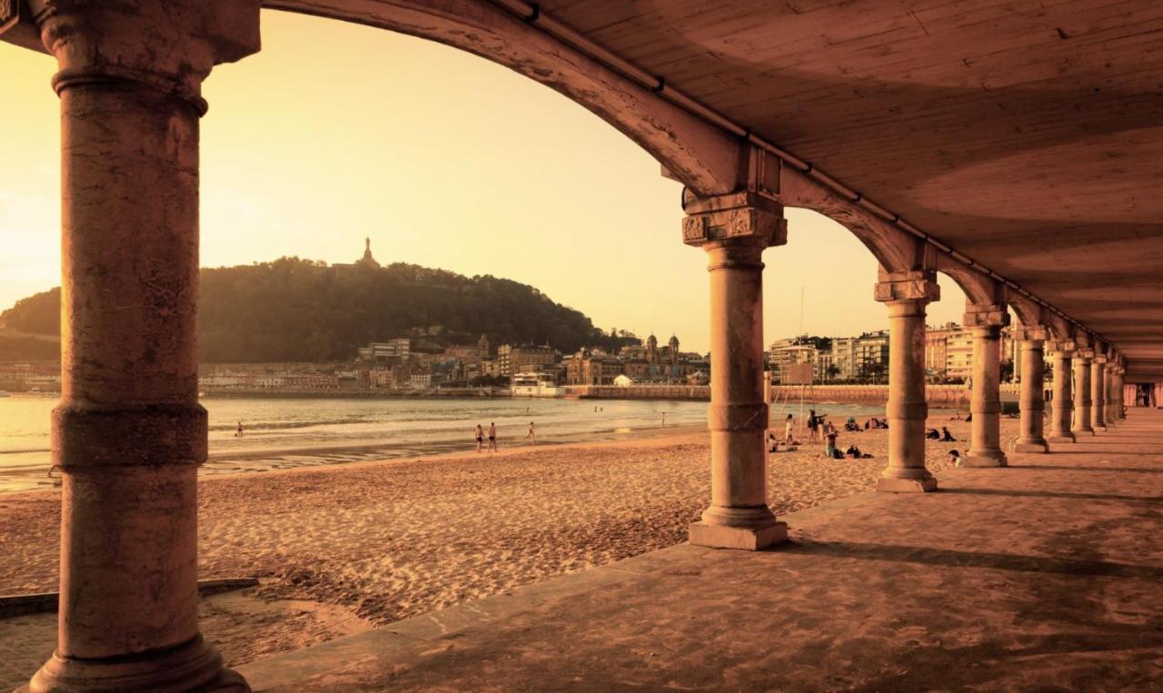 Apartment Paradise Luxurious Flat, Free Parking, 3 Double Rooms, Terrace, Jacuzzi, Fully Renovated San Sebastián