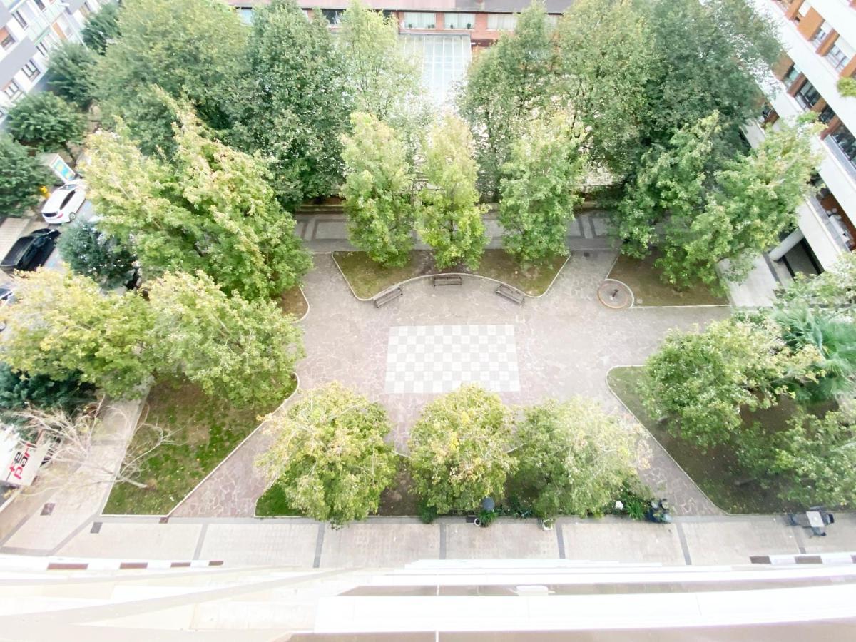Apartment Paradise Luxurious Flat, Free Parking, 3 Double Rooms, Terrace, Jacuzzi, Fully Renovated