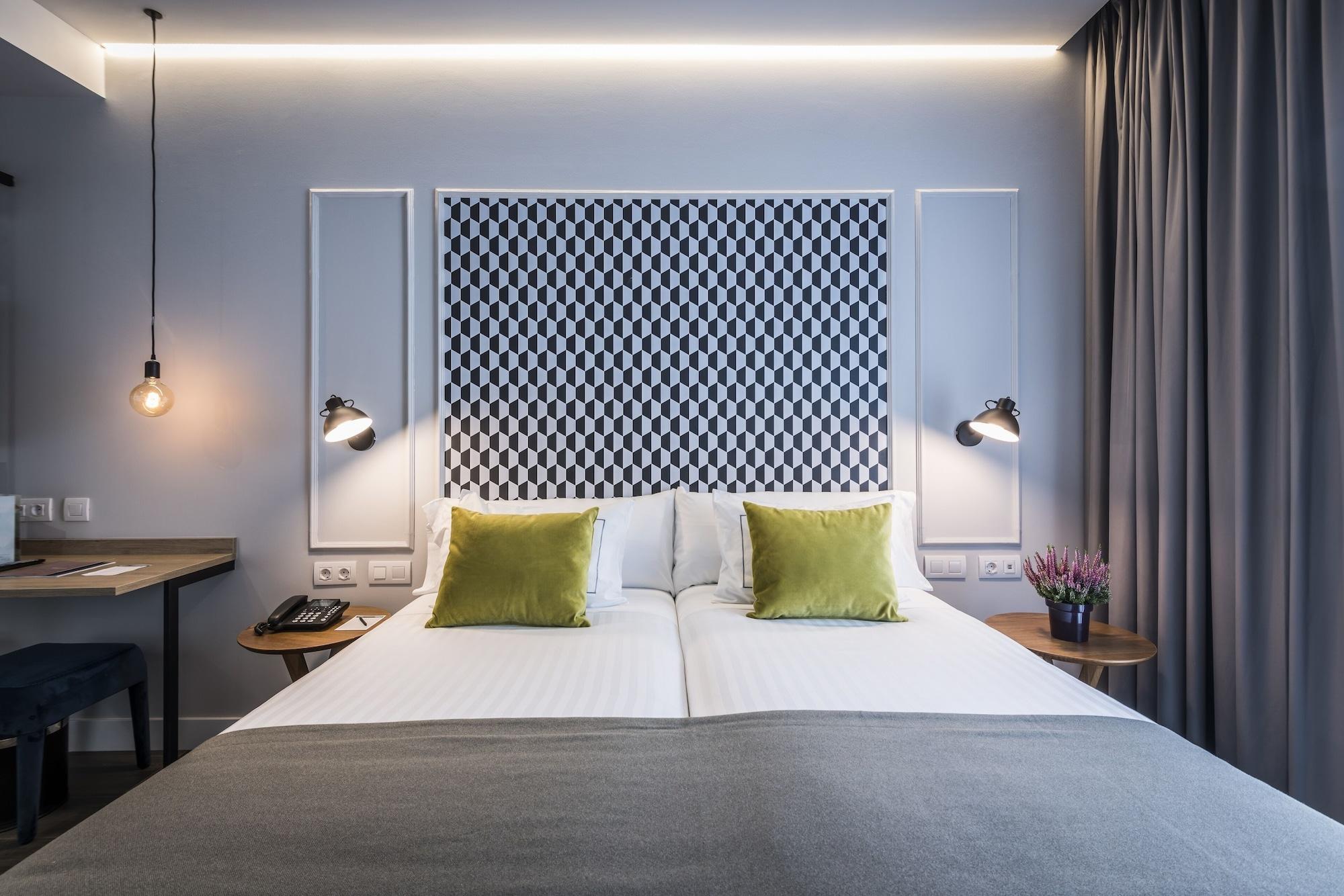 Intelier Victoria Hotel
