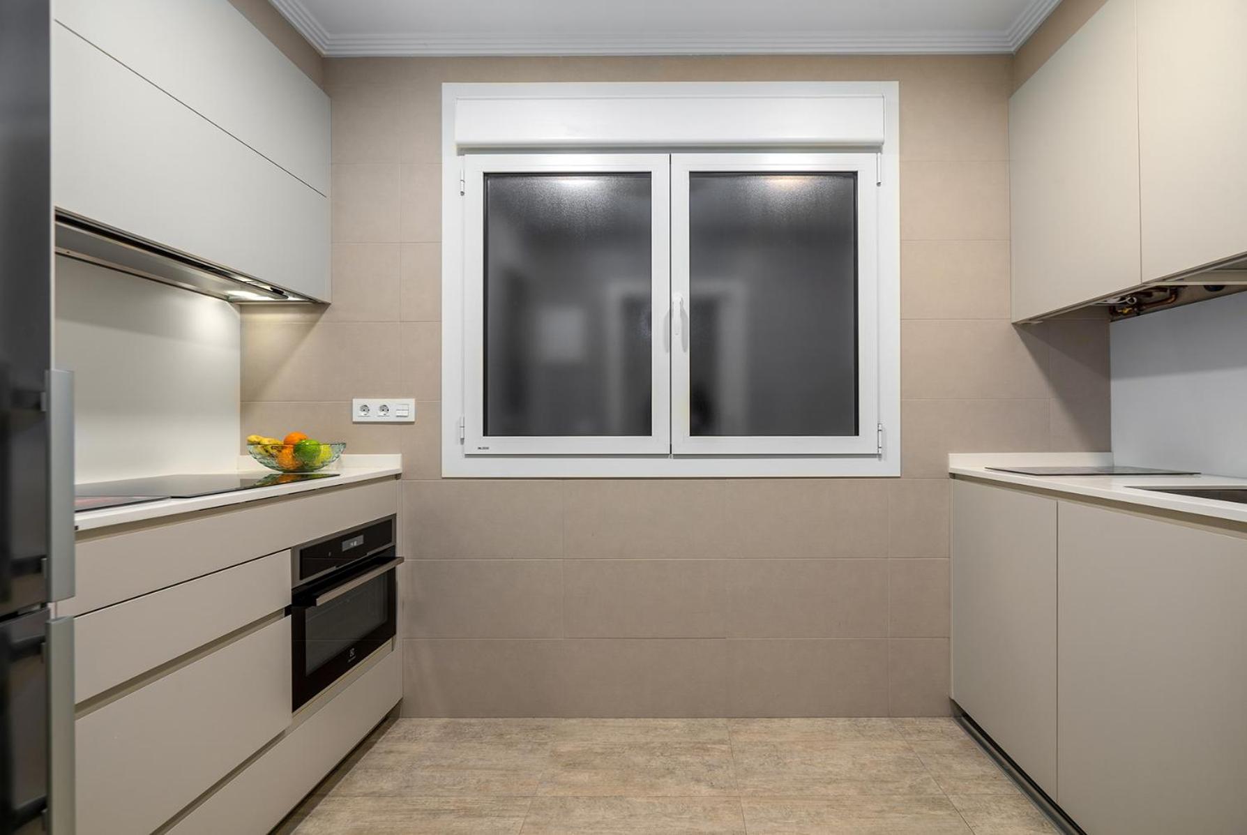 100m Playa Concha 4 Parking A 1 Calle Apartment