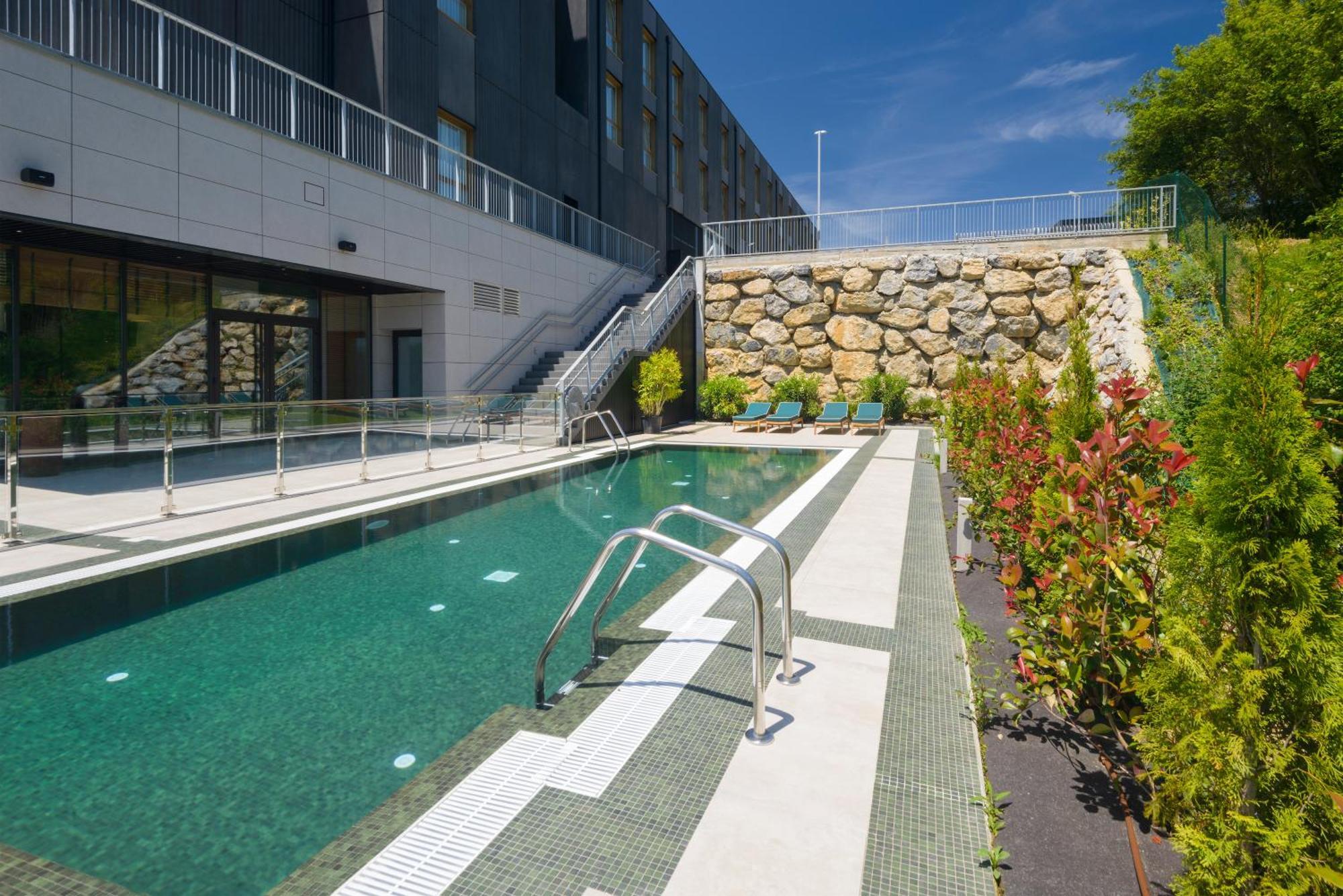 Tres Reyes Hotel 4*