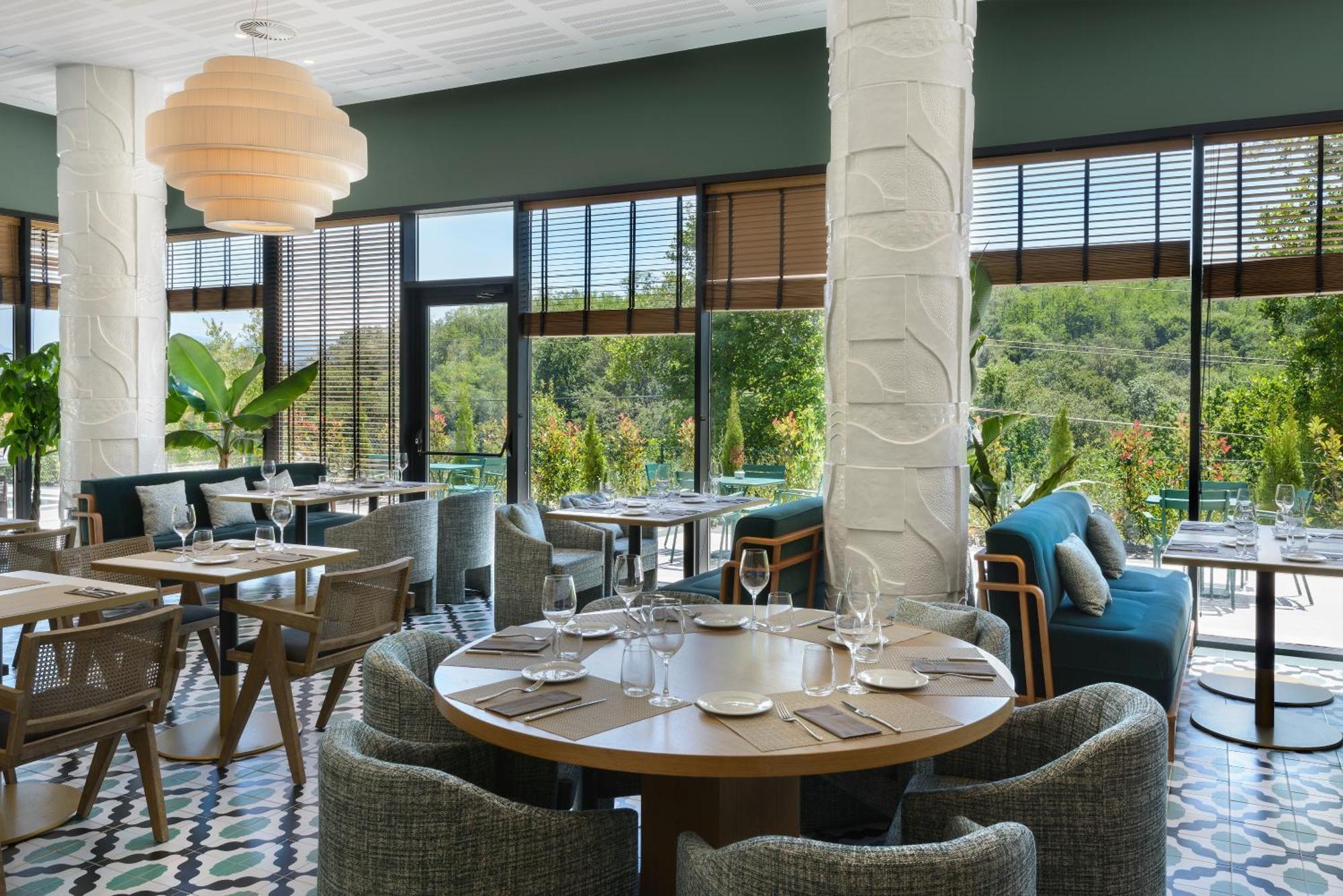 Hotel Tres Reyes 4*