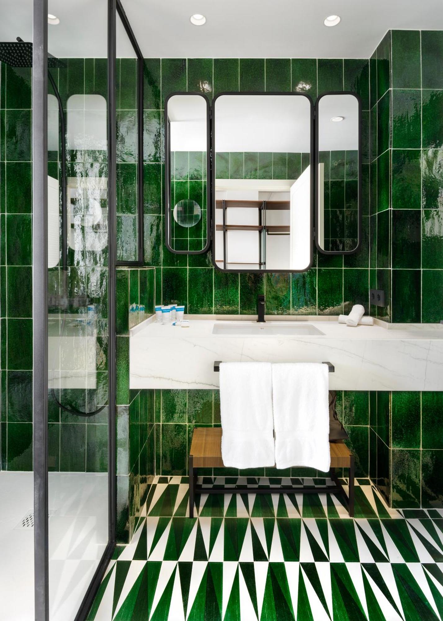 Tres Reyes Hotel 4*