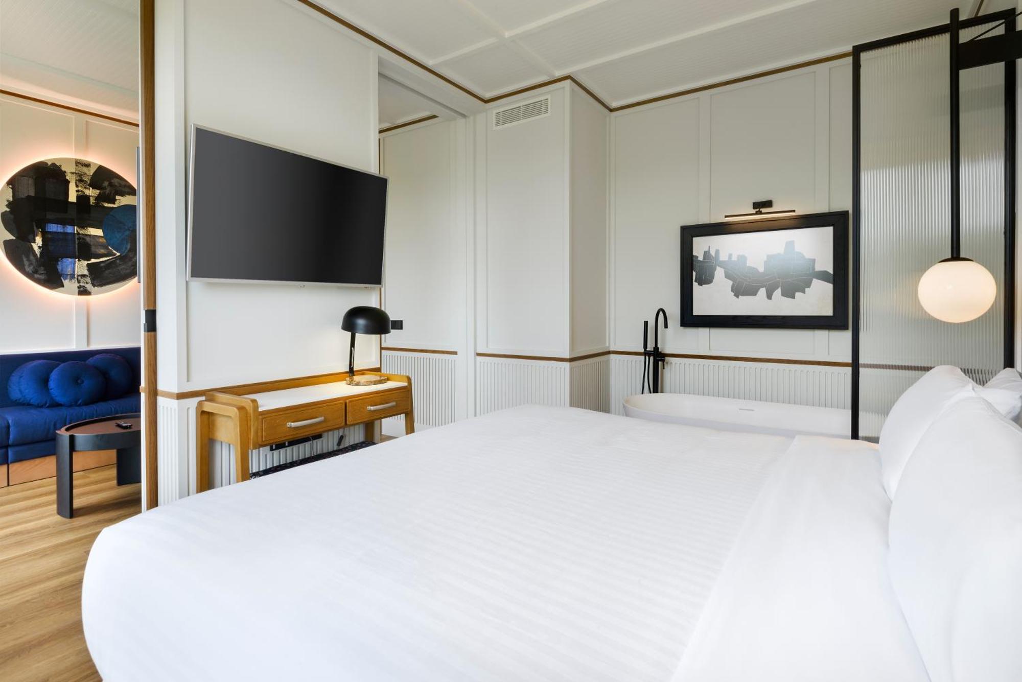 Tres Reyes Hotel 4*