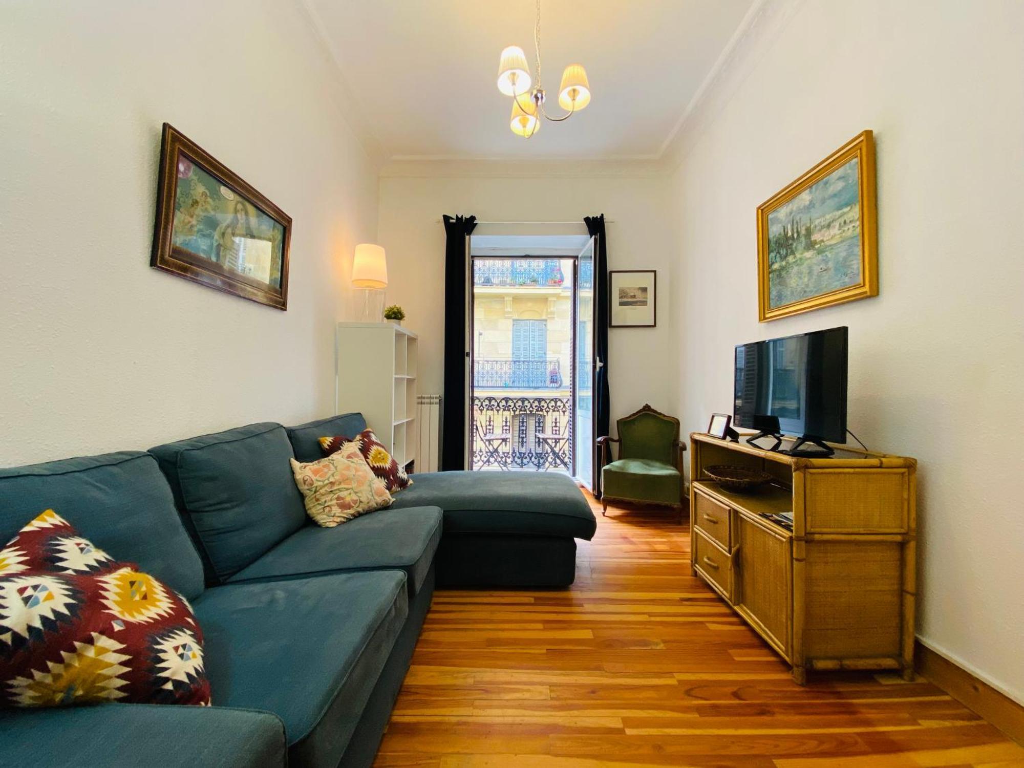 Side Apartment *