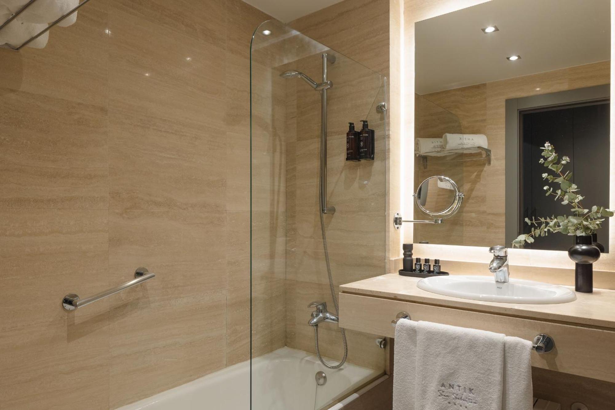 Hotel Antik 4*