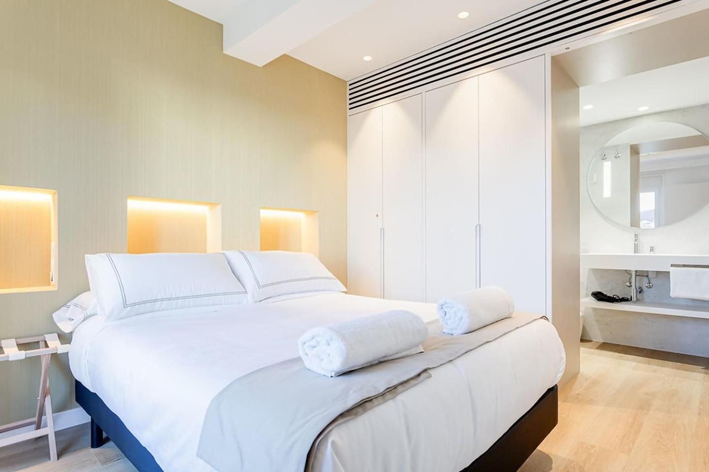 Apartment The Palms New, Ac, Terrace, Calm Near Old Town San Sebastian