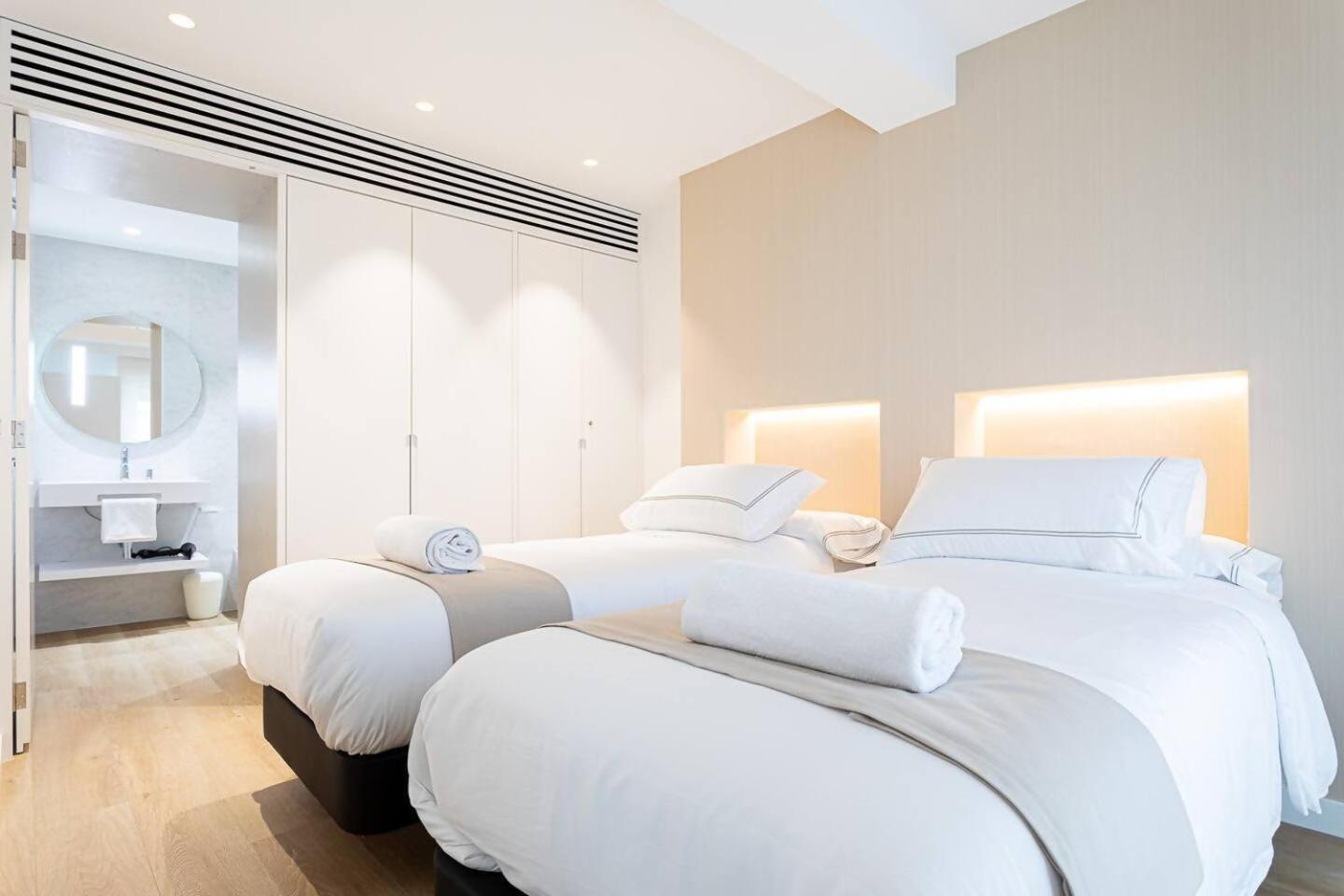 Apartment The Palms New, Ac, Terrace, Calm Near Old Town *