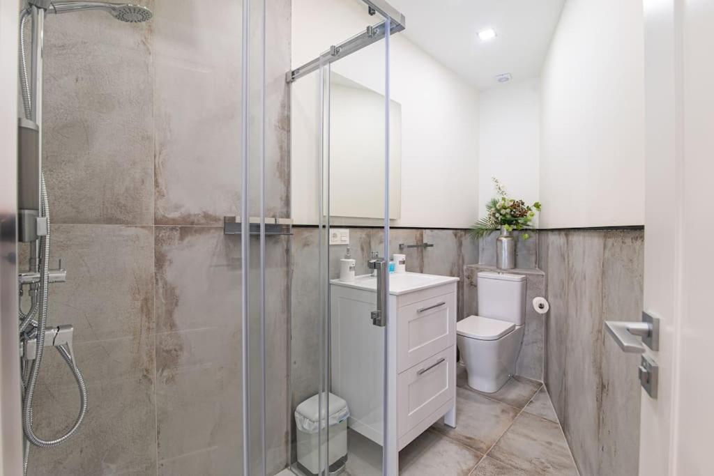 Apartment Mirakruz With Ac License Ess01902 *