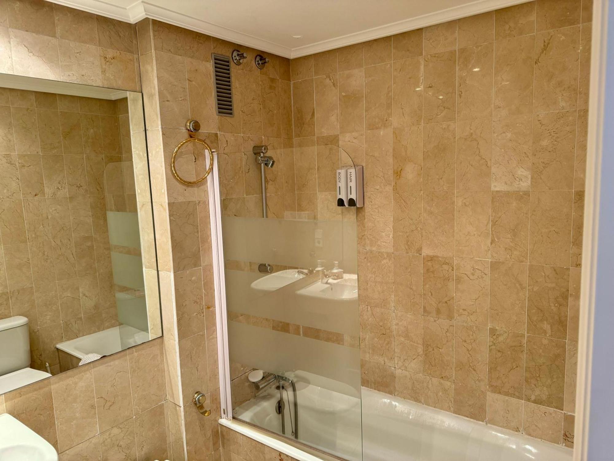 Appartement Pioxii Center *
