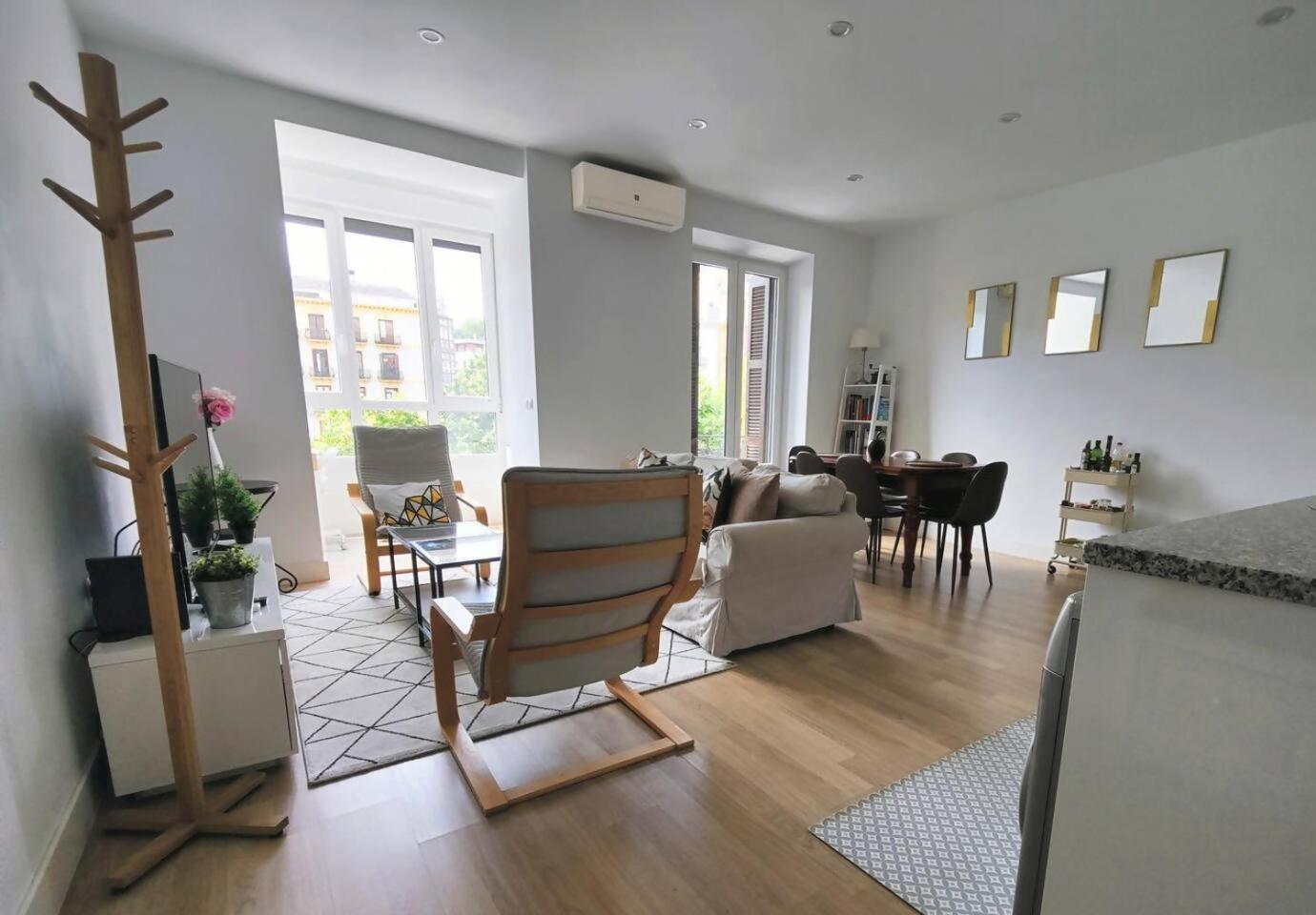Easo Suits Family Friends Apartamento